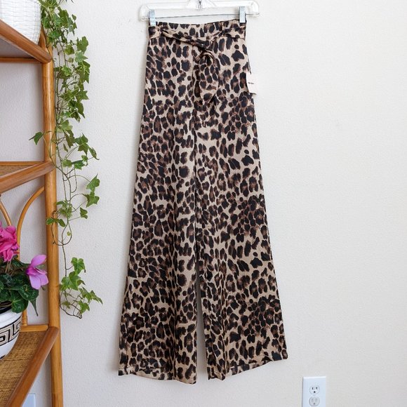 NWT superdown Leopard Print Wide Leg Pants silky and long - Picture 1 of 12